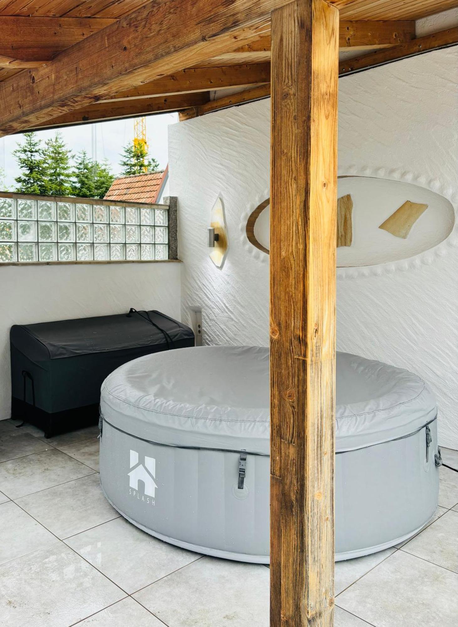 Appartamento Jacuzzi Terrasse 55' Tv Kueche Regendusche Bad Bellingen Esterno foto