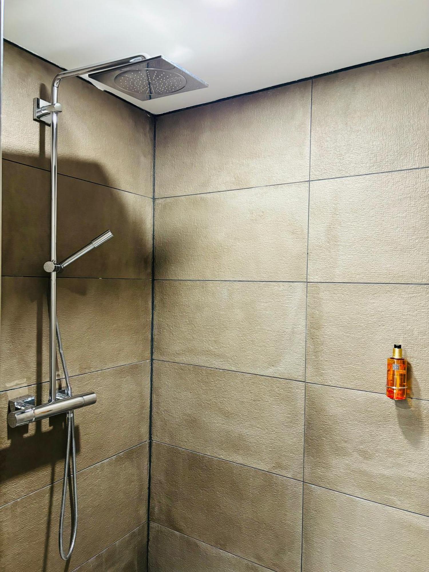 Appartamento Jacuzzi Terrasse 55' Tv Kueche Regendusche Bad Bellingen Esterno foto